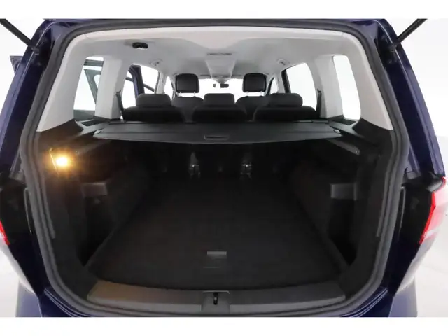 Volkswagen Touran view 20