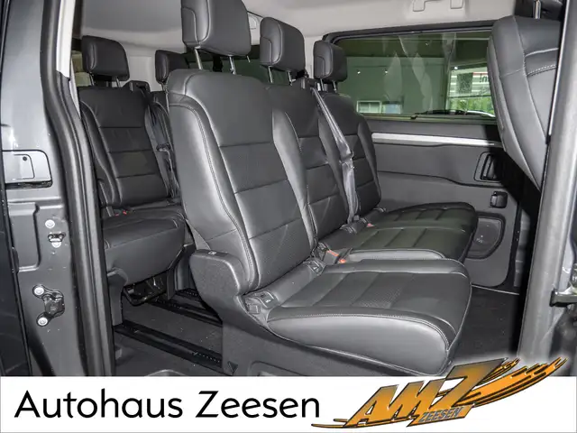 Citroen Spacetourer view 4