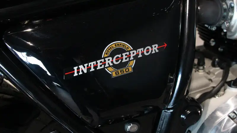 Royal Enfield Interceptor - foto 7