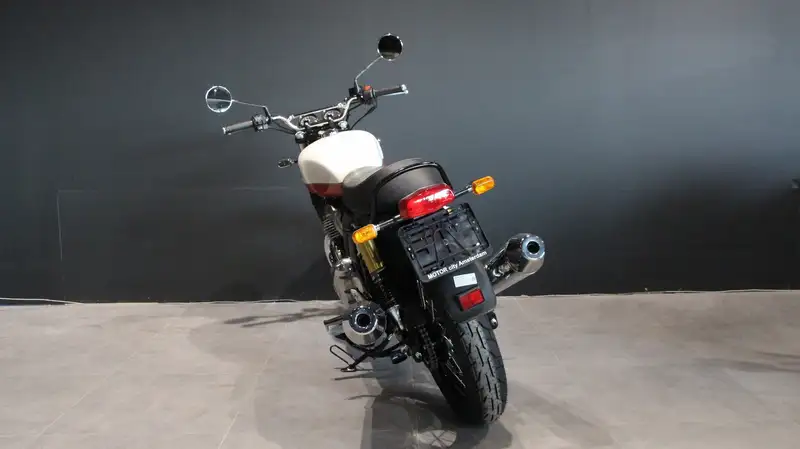 Royal Enfield Interceptor - foto 5