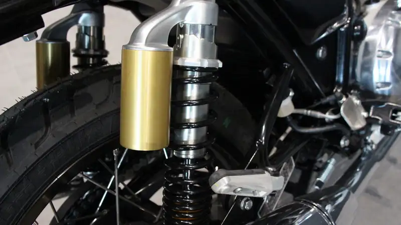 Royal Enfield Interceptor - foto 6