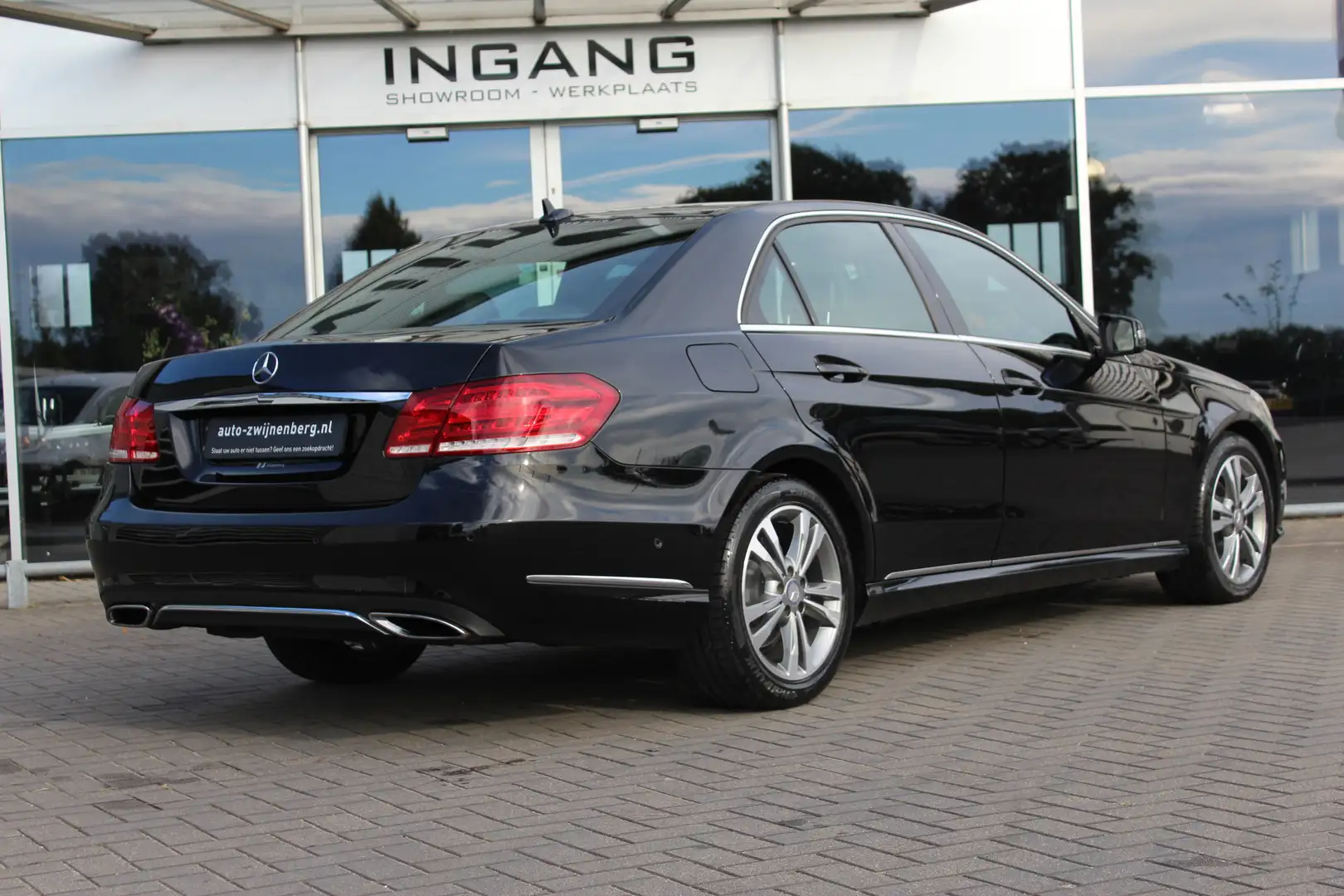 Mercedes-Benz E 220 CDI Ambition Avantgarde | Trekhaak | Stoelverw | L Zwart - 2