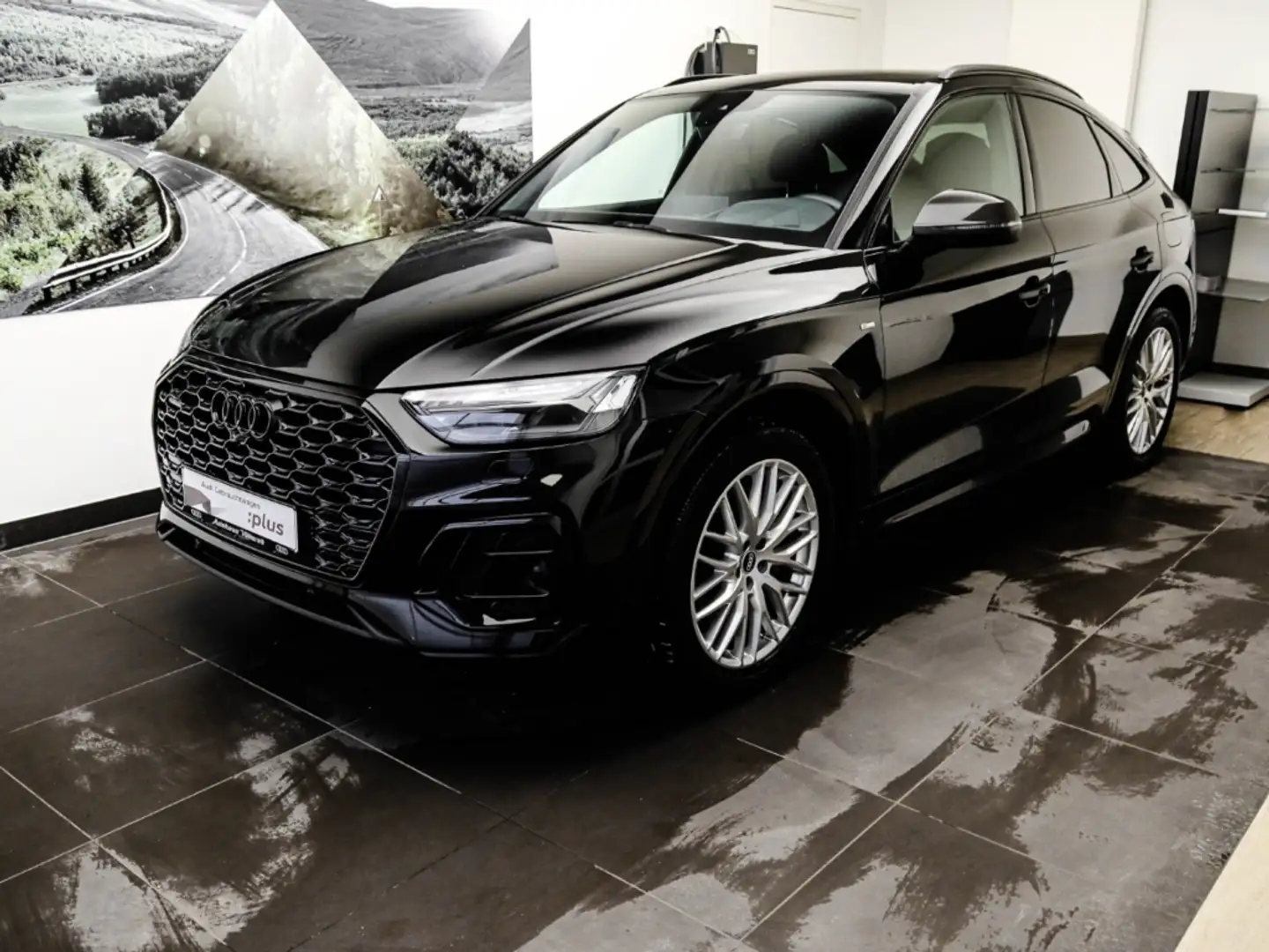 Audi Q5 Sportback 55 TFSI e qu S line Schwarz - 2