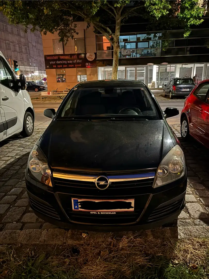 Opel Astra 1,9 CDTI Schwarz - 1