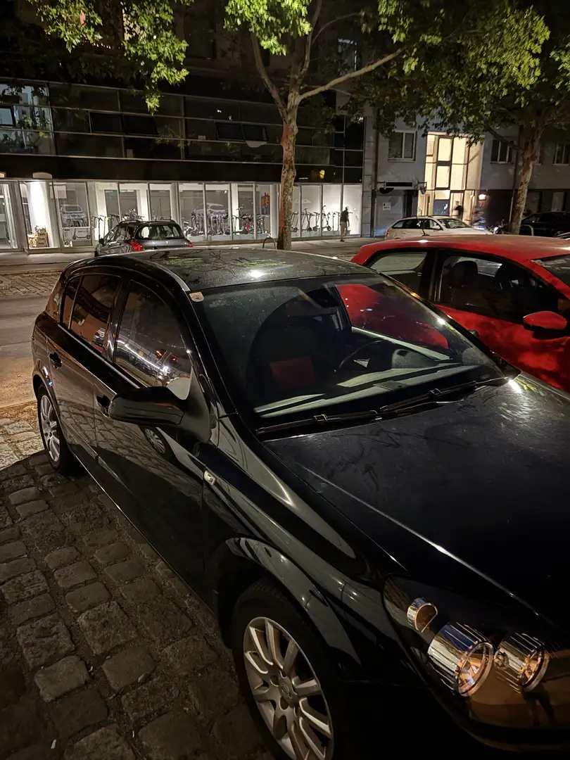 Opel Astra 1,9 CDTI Schwarz - 2