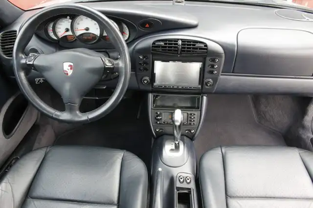 Porsche 911 view 5