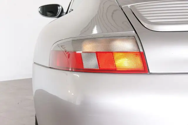 Porsche 911 view 13