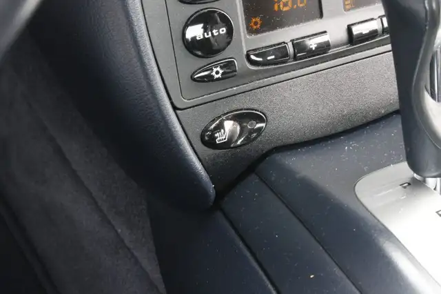 Porsche 911 view 12