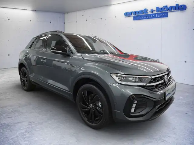 Volkswagen T-Roc view 2