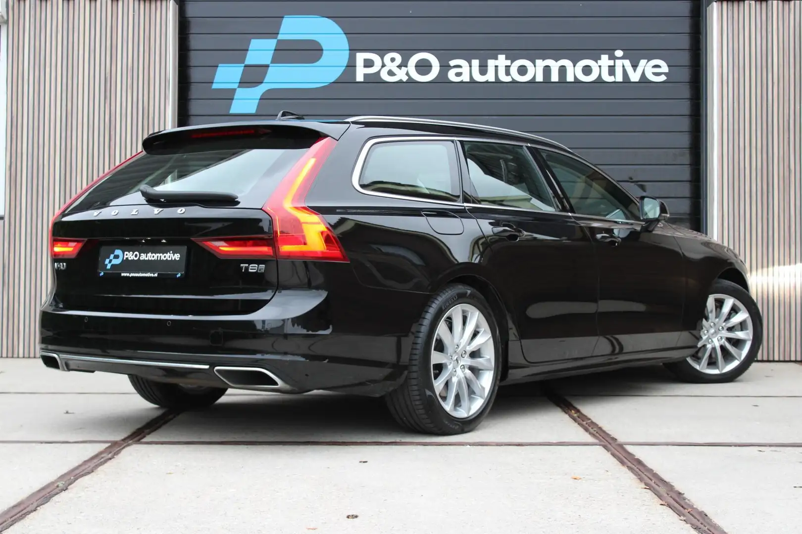 Volvo V90 2.0 T8 AWD Momentum Pro Trekhaak | ACC | Leer Noir - 2