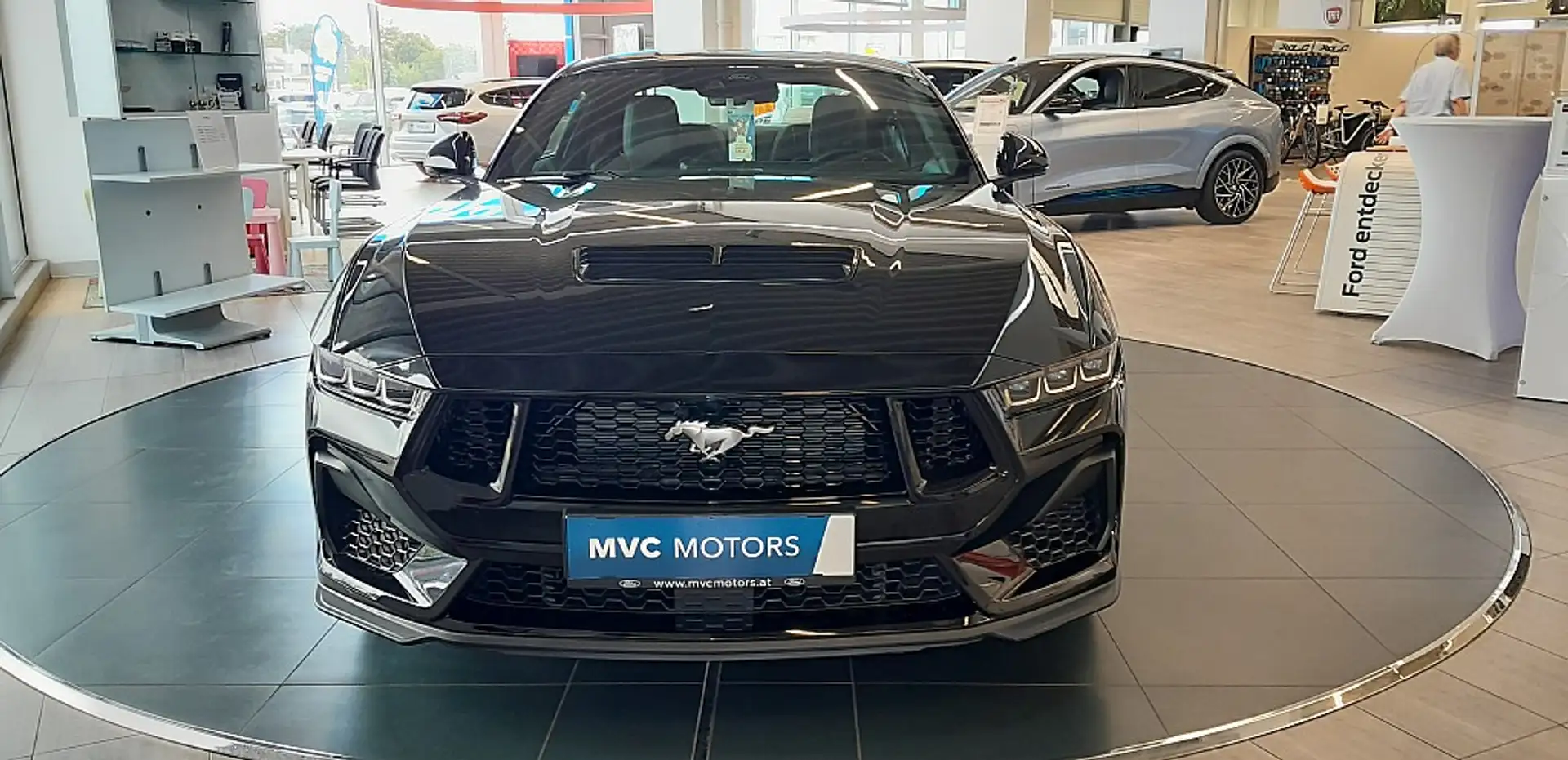 Ford Mustang 5,0 Ti-VCT V8 GT Aut. Czarny - 2