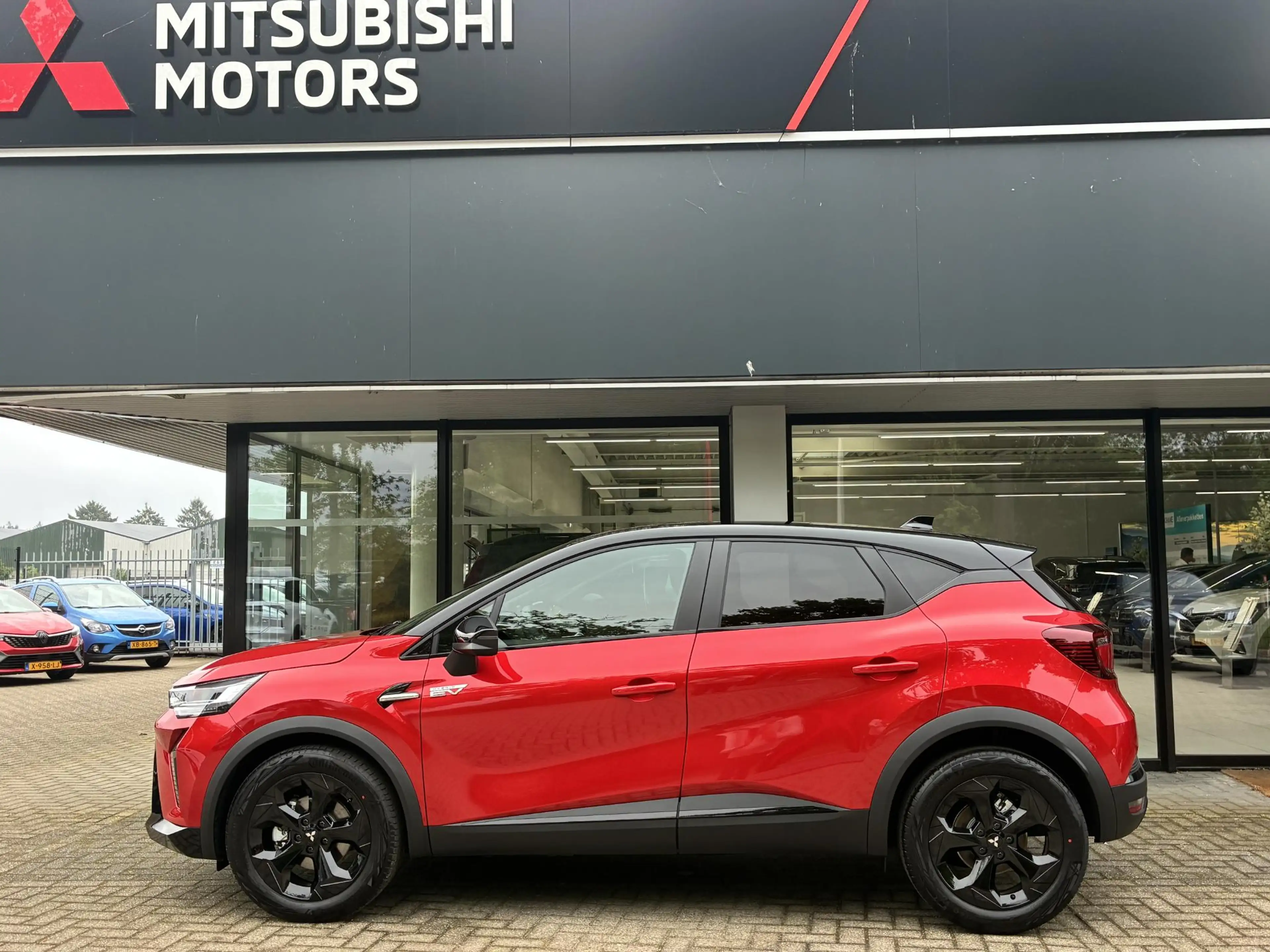 Mitsubishi ASX 1.8 HEV AT Black Edition | DEMO | Climate Control — photo 2