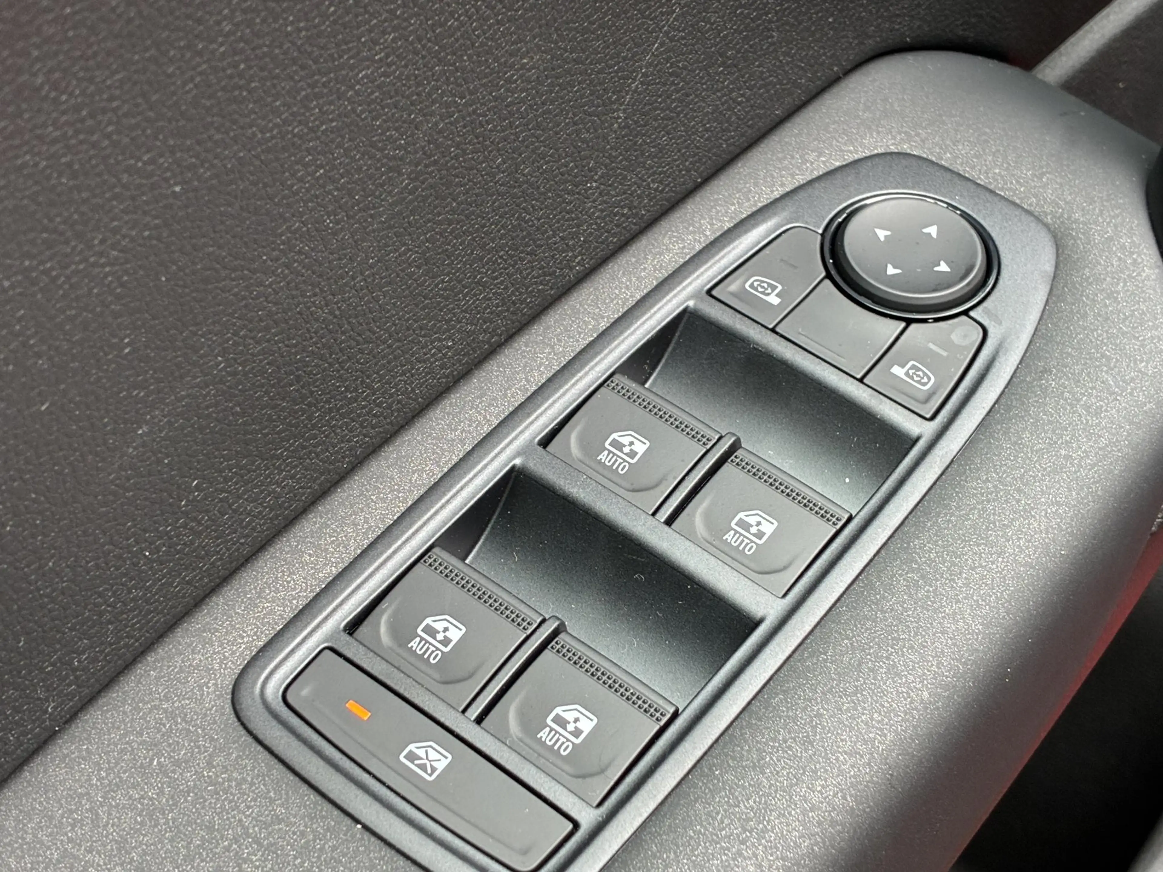 Mitsubishi ASX 1.8 HEV AT Black Edition | DEMO | Climate Control — photo 27