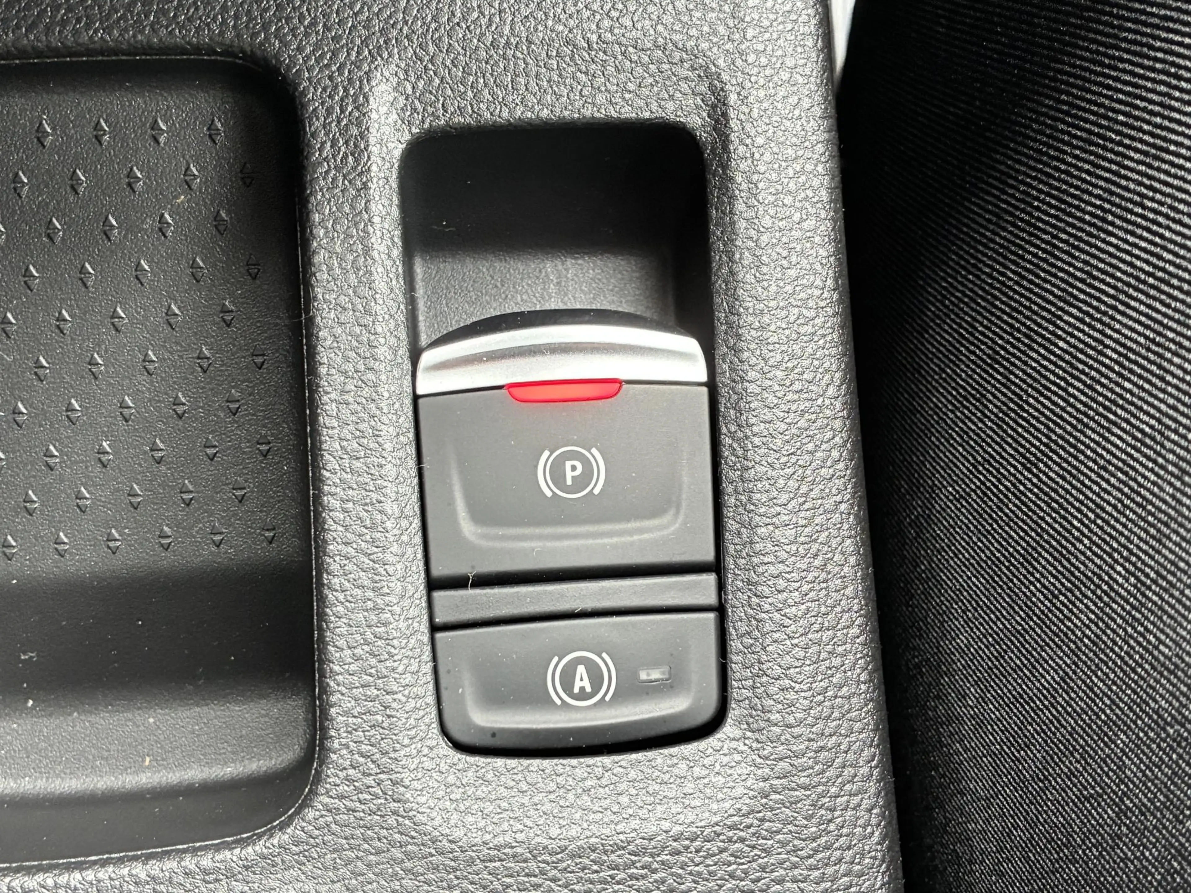 Mitsubishi ASX 1.8 HEV AT Black Edition | DEMO | Climate Control — photo 34