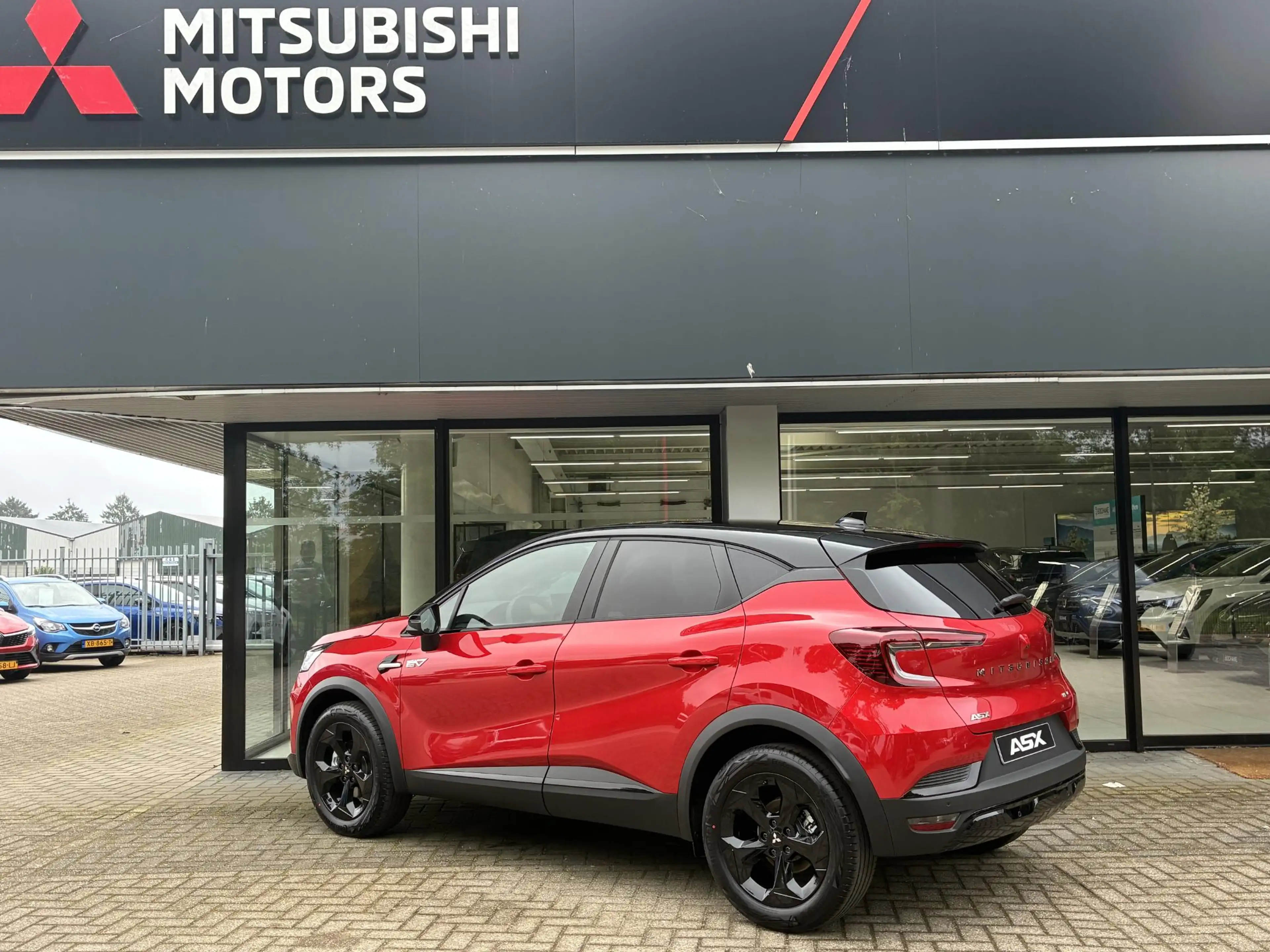 Mitsubishi ASX 1.8 HEV AT Black Edition | DEMO | Climate Control — photo 3