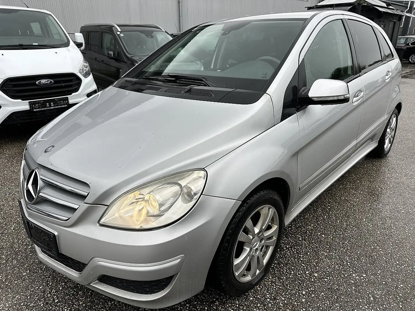 Mercedes-Benz B 180 CDI Silber - 1