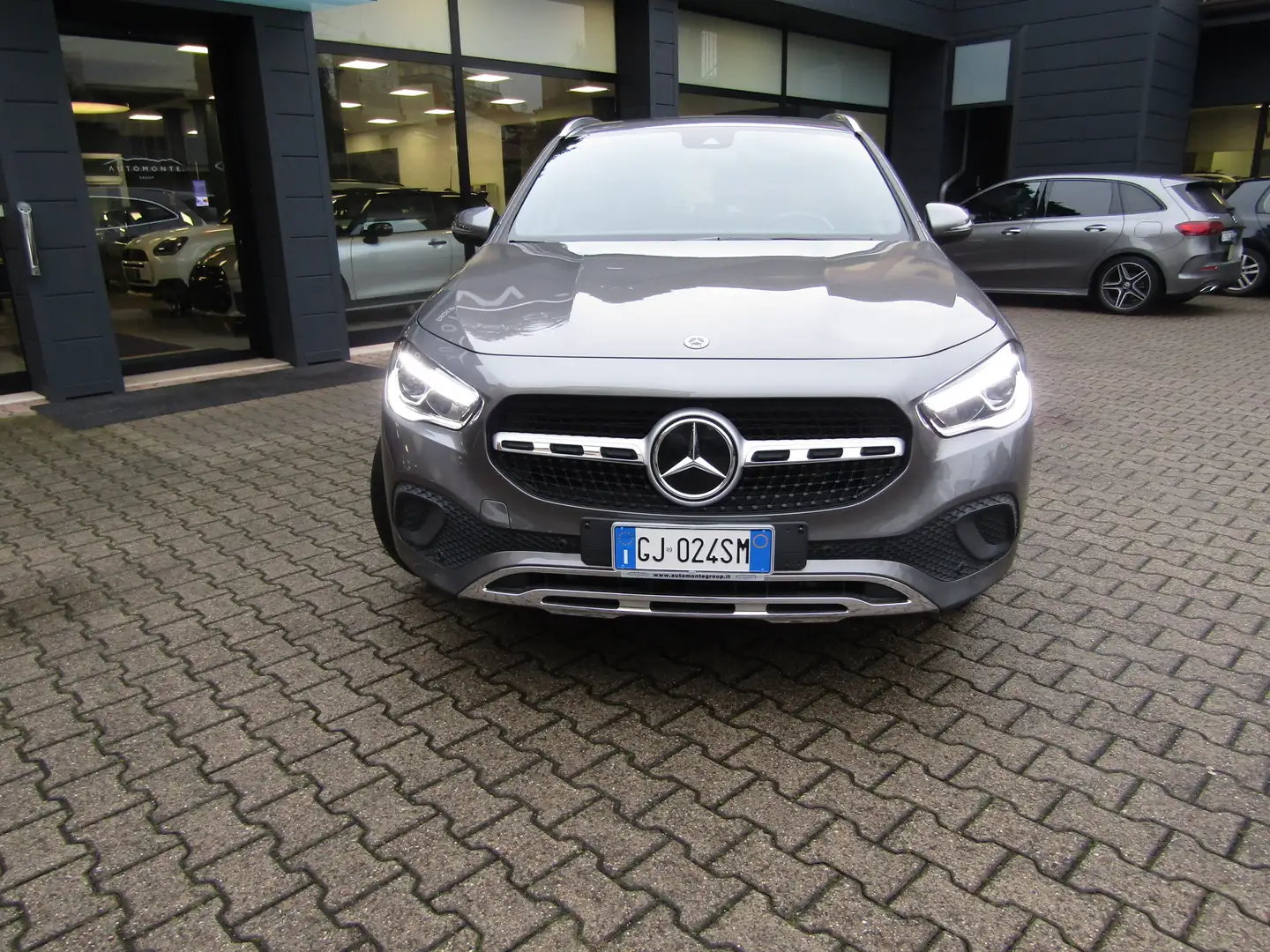Mercedes-Benz GLA 180 d SPORT CAMBIO AUTO 116CV,FULL LED,NEOPATENTATI Gris - 2