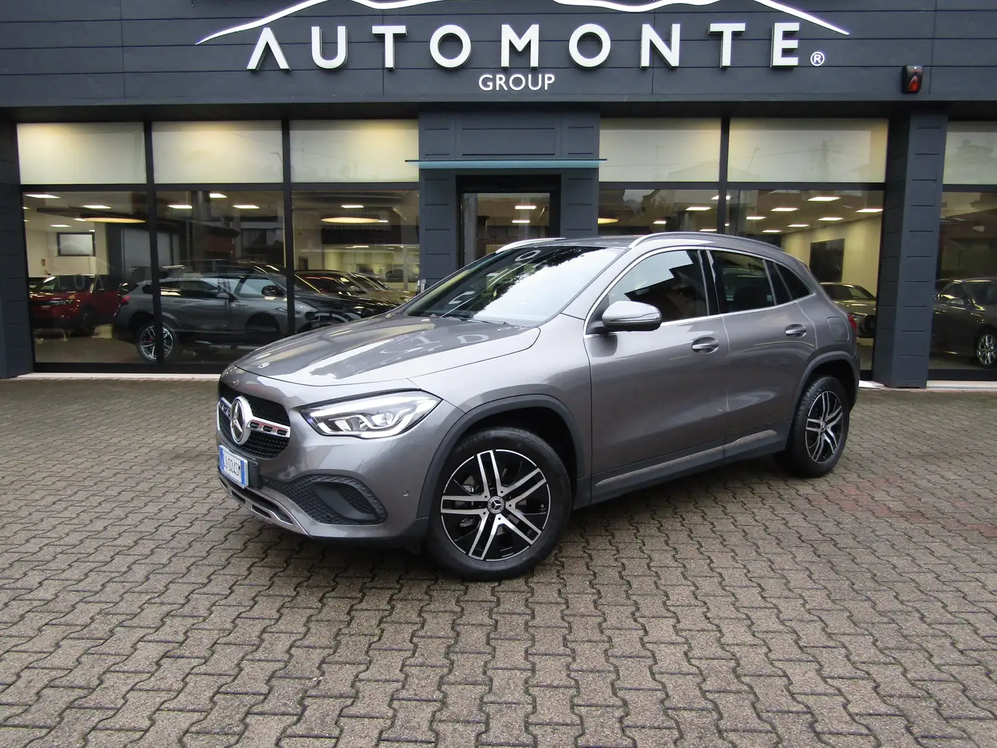 Mercedes-Benz GLA 180 d SPORT CAMBIO AUTO 116CV,FULL LED,NEOPATENTATI Gris - 1