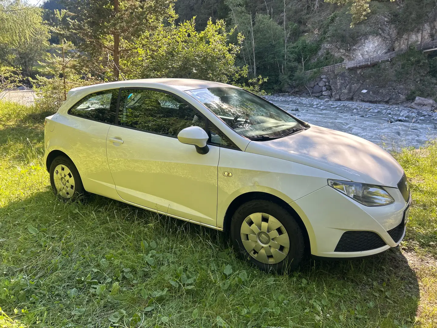 SEAT Ibiza Ibiza Ecomotive 1,4 TDI PD DPF Ecomotive Weiß - 2