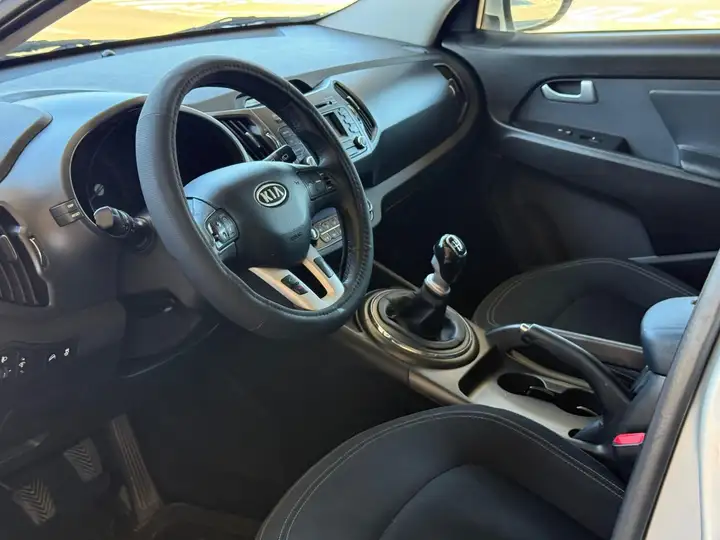 Kia Sportage 1.7 CRDi Drive 2011, foto 11