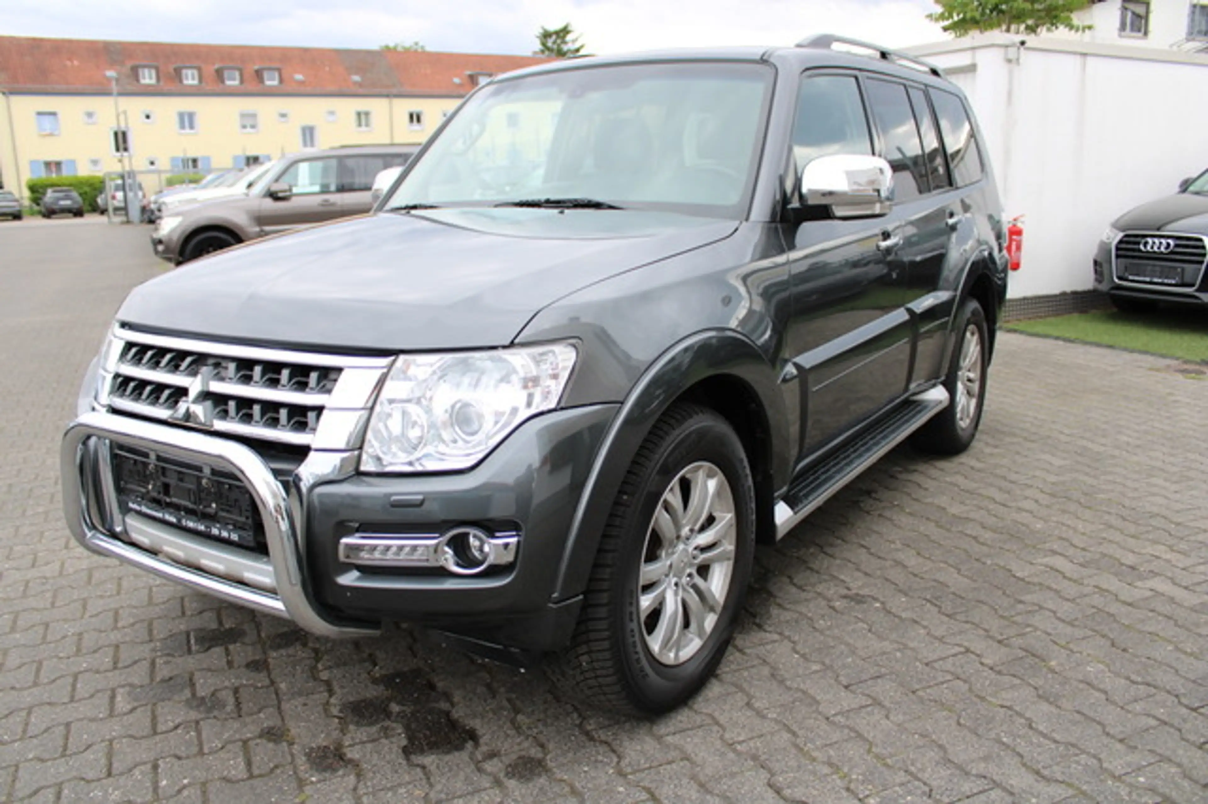 Mitsubishi Pajero 3.2 DI-D Instyle Top VOLL*7-Sitzer*Top Zustand — photo 3