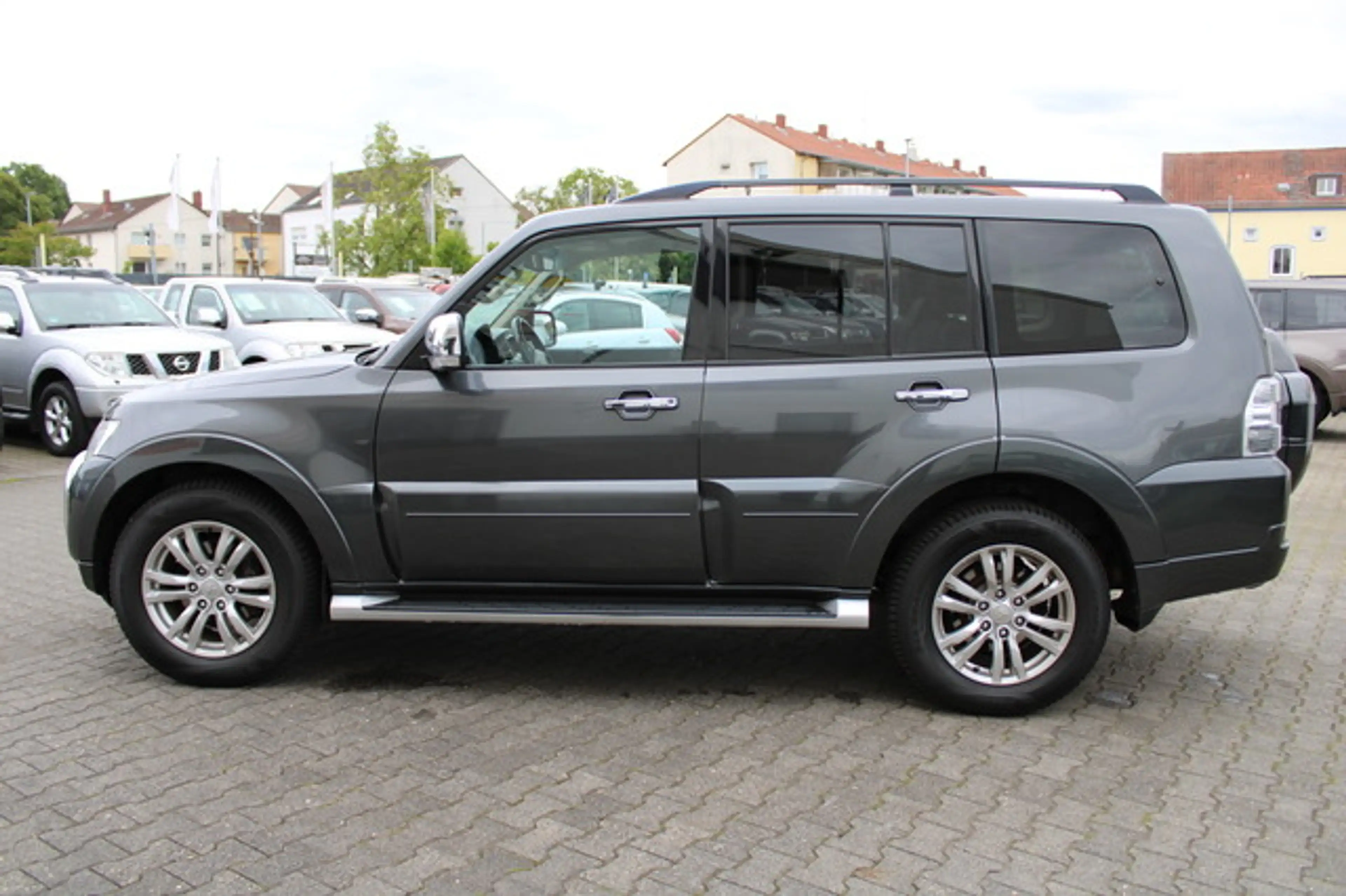 Mitsubishi Pajero 3.2 DI-D Instyle Top VOLL*7-Sitzer*Top Zustand — photo 4