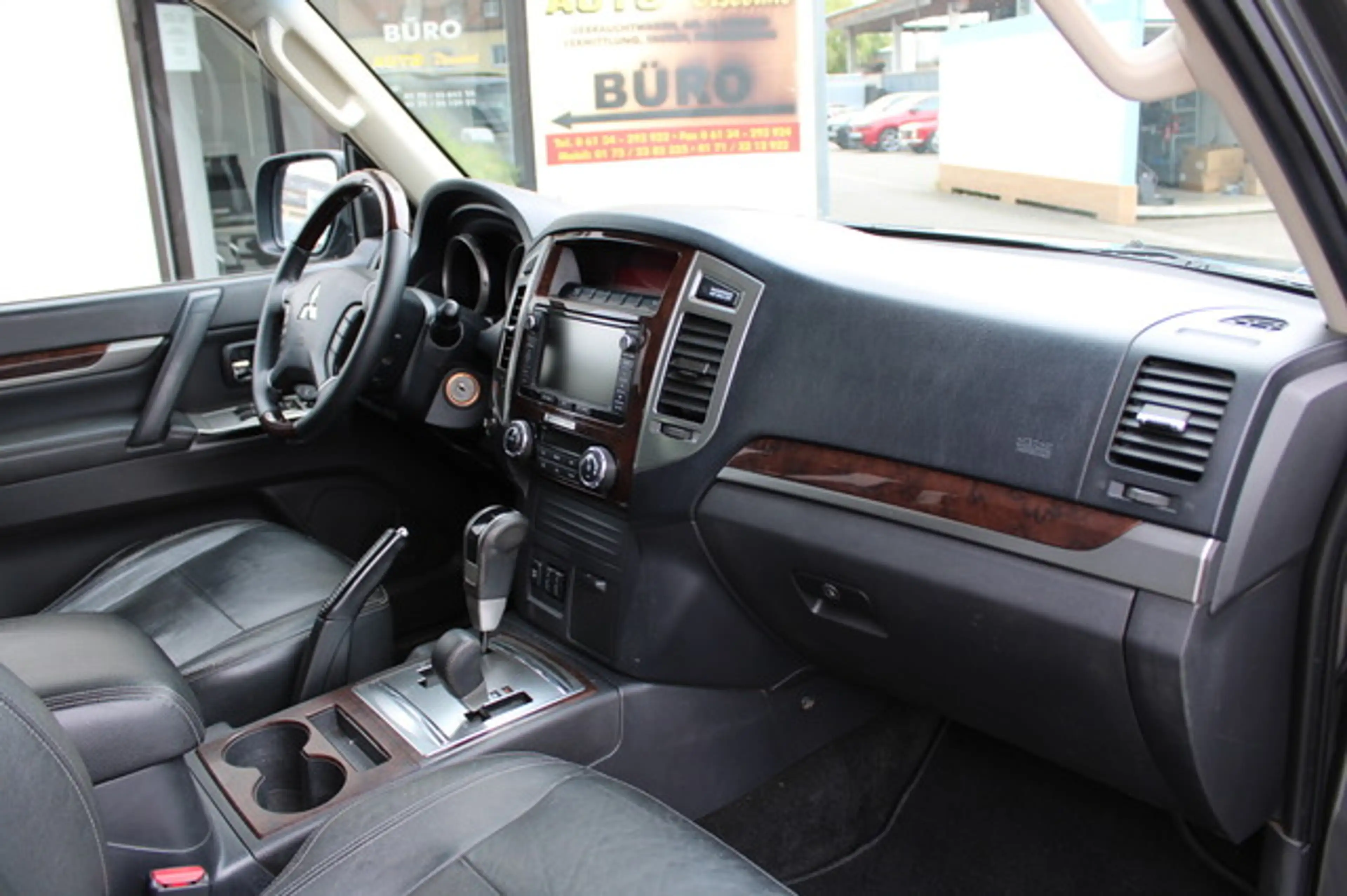 Mitsubishi Pajero 3.2 DI-D Instyle Top VOLL*7-Sitzer*Top Zustand — photo 13