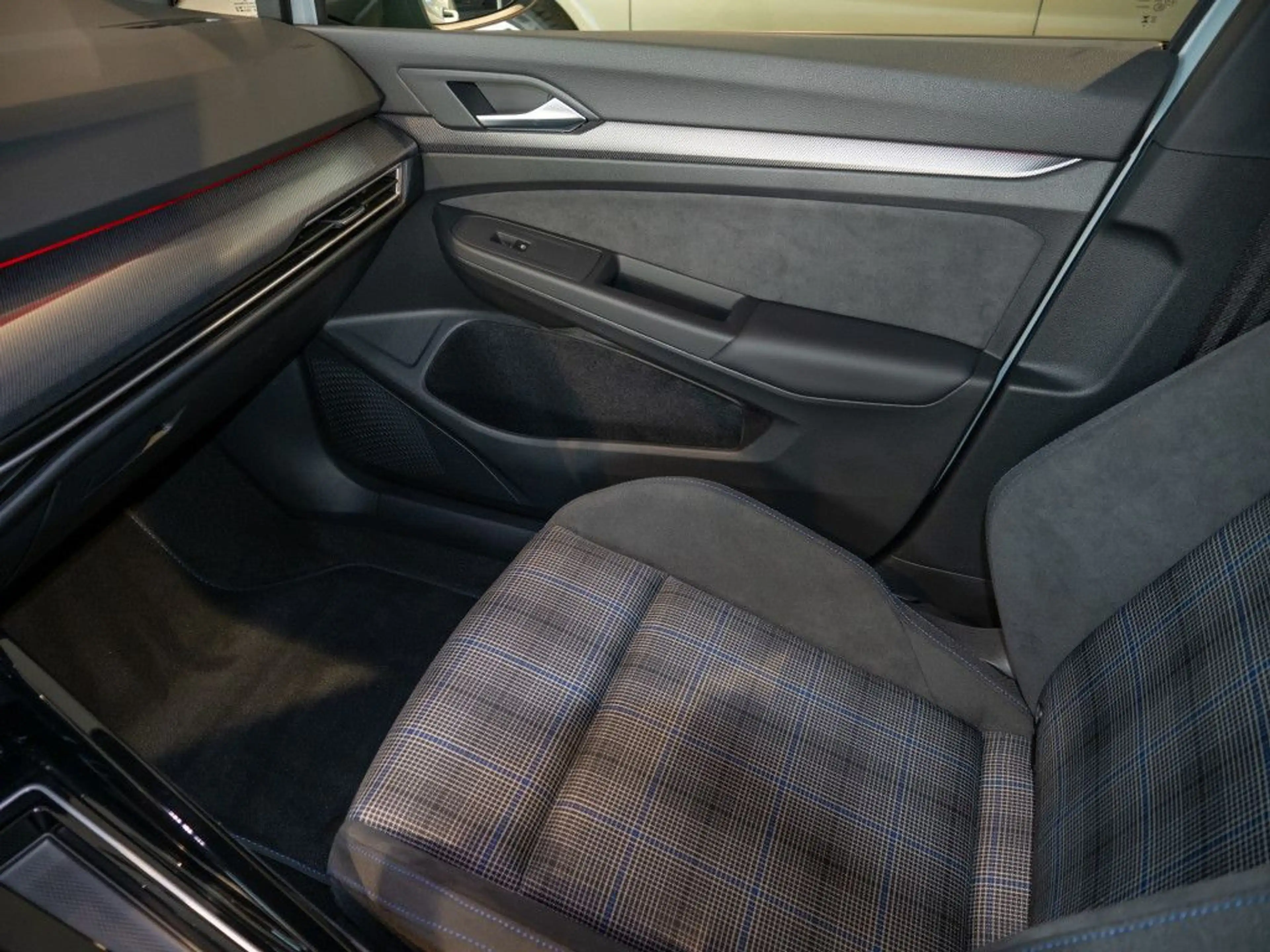 Volkswagen Golf GTE GTE 1,5 l eHybrid DSG — photo 15