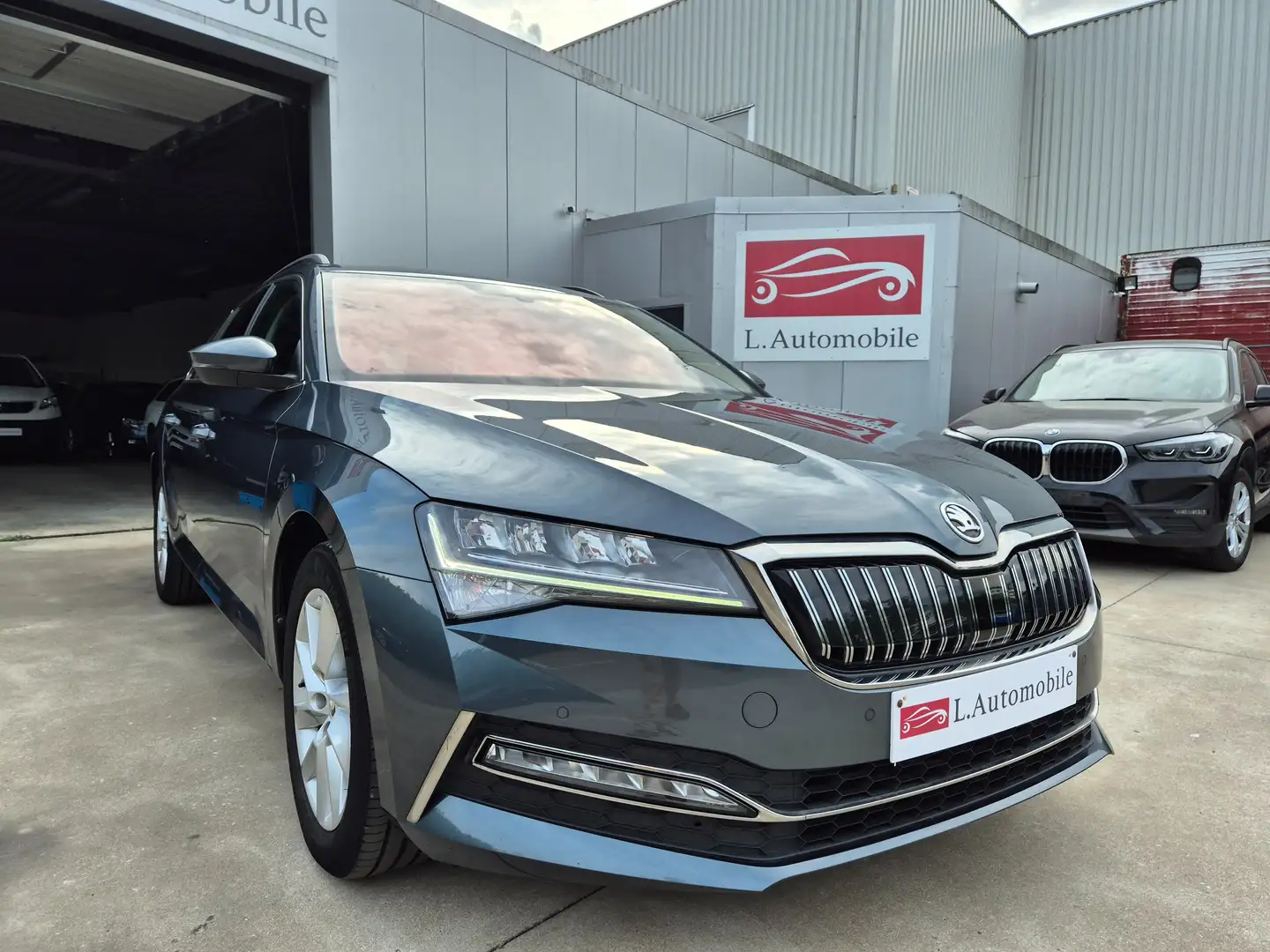 Skoda Superb 1.4 TSI IV 272CV !! / PHEV HYBRID / 82.575 KM !! Gris - 2