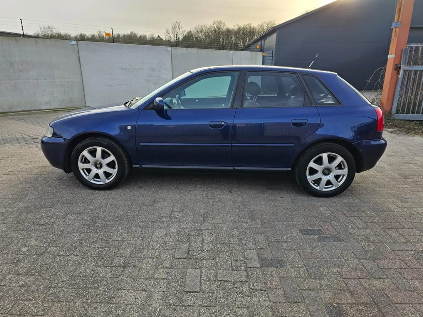 Audi A3 1.9 TDI Ambition,Apk,Nap,Trekhaak,Airco Bleu - 2