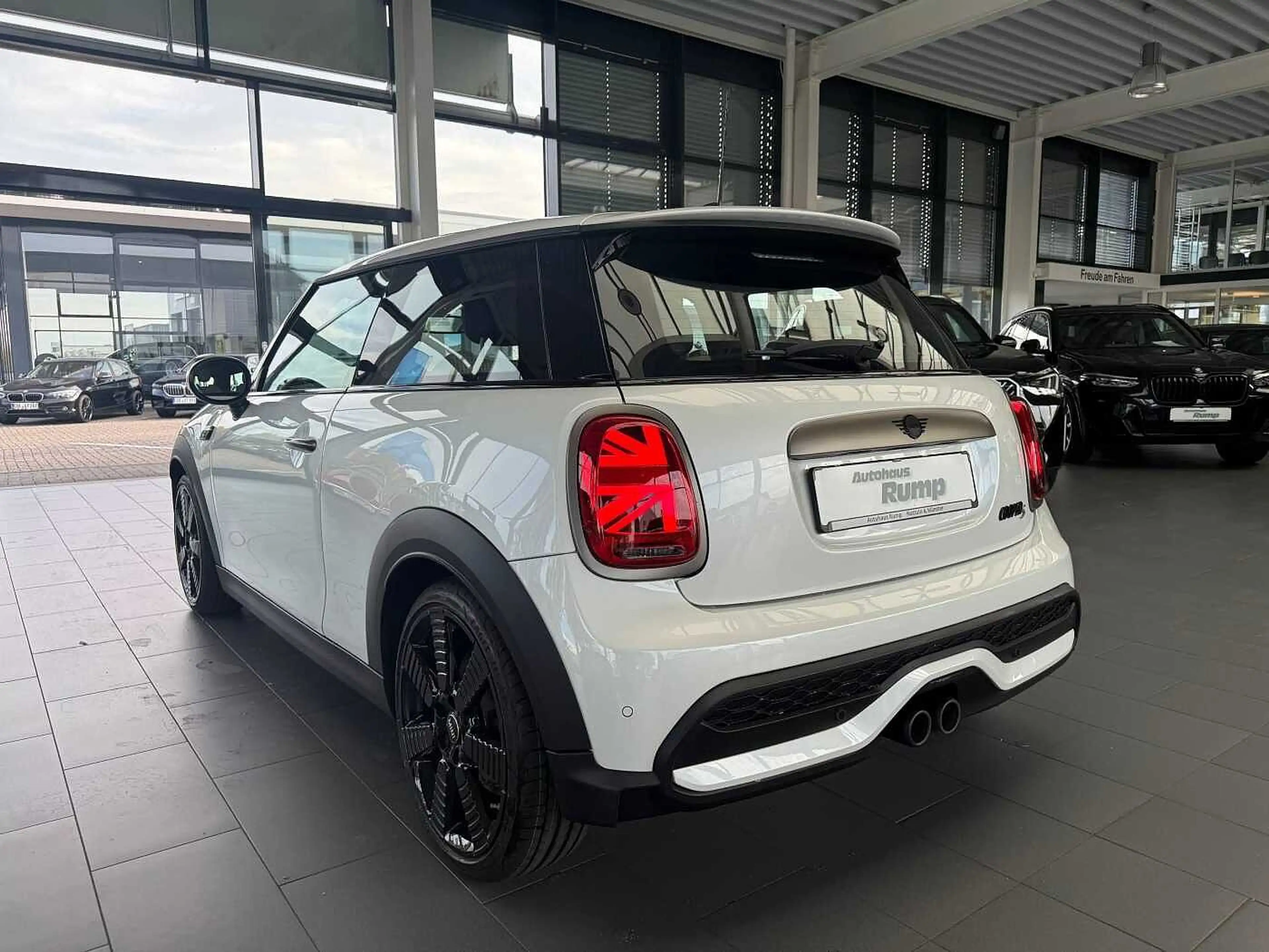MINI Cooper S Resolute Edition Autom|Navi|LED|SHZ| CarPlay|LM18' — photo 7