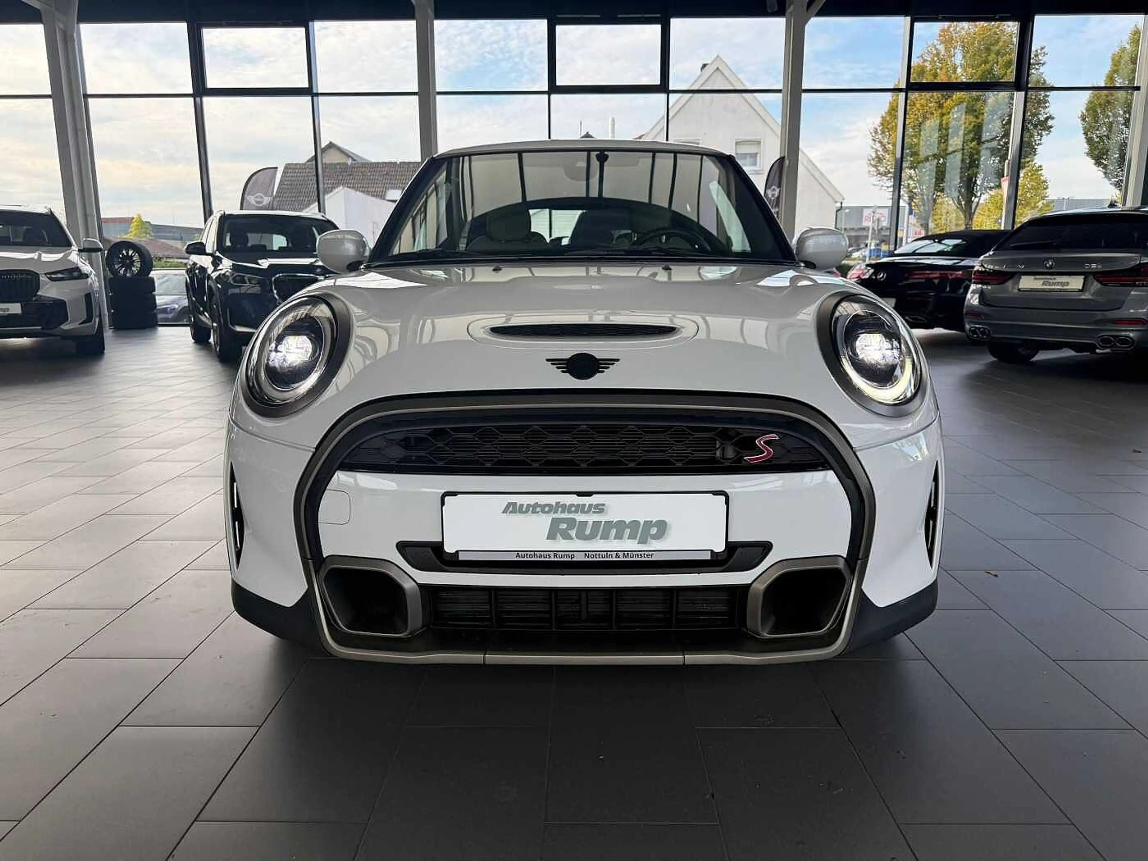 MINI Cooper S Resolute Edition Autom|Navi|LED|SHZ| CarPlay|LM18' — photo 2
