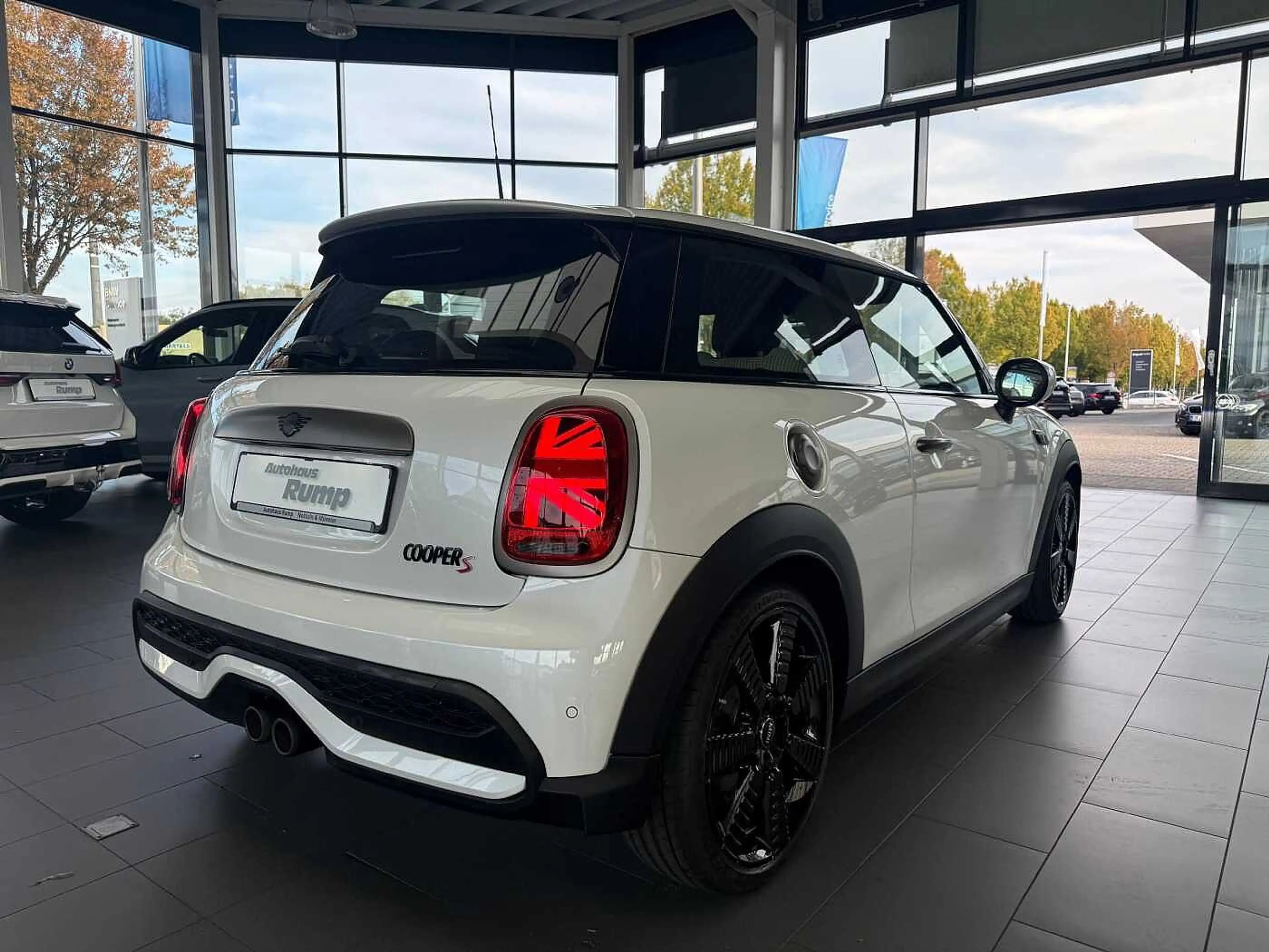 MINI Cooper S Resolute Edition Autom|Navi|LED|SHZ| CarPlay|LM18' — photo 5