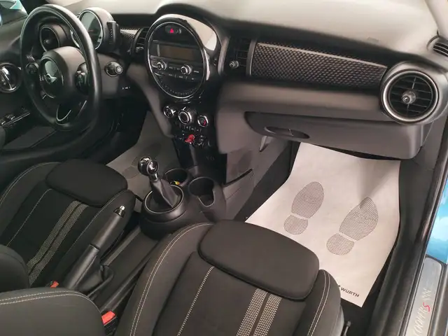 Mini Hatch view 15