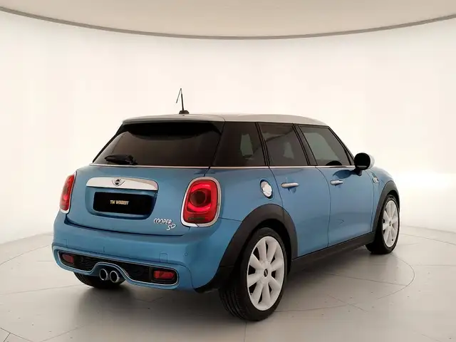Mini Hatch view 5