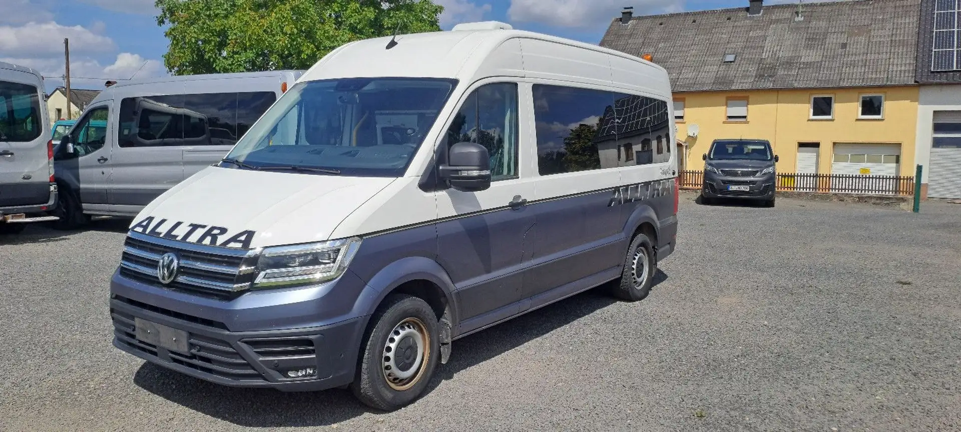 Volkswagen Crafter 35 Hoch 1+ 8Sitze, 4mal Rollstuhl,Bühne Weiß - 2