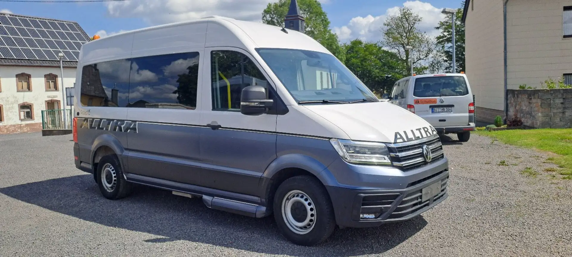 Volkswagen Crafter 35 Hoch 1+ 8Sitze, 4mal Rollstuhl,Bühne Weiß - 1