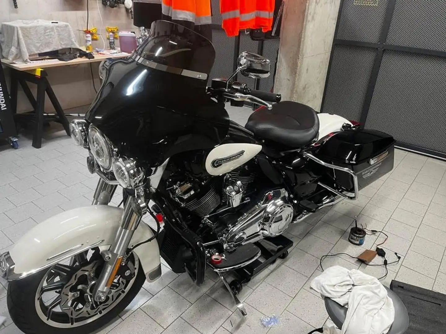 Harley-Davidson Road King Police - 2