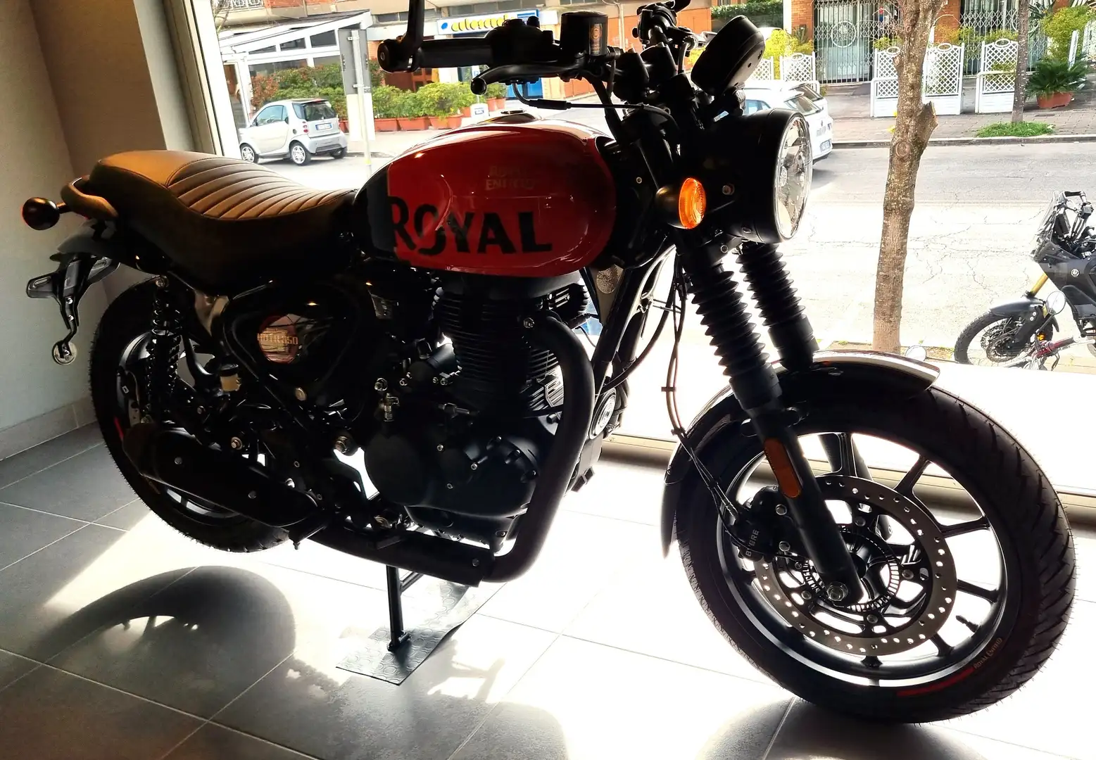 Royal Enfield HNTR 350 Rosso - 1