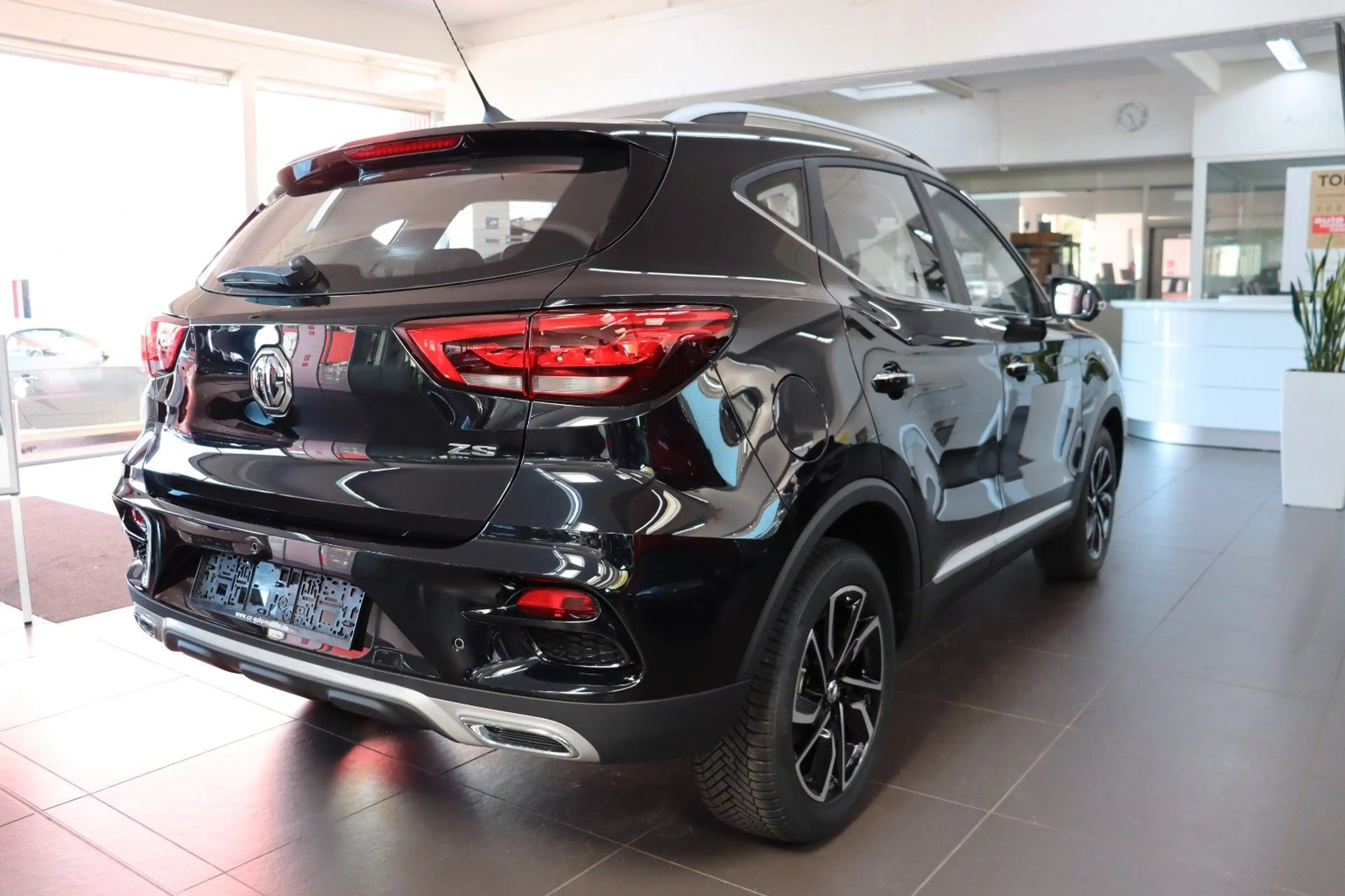 MG ZS 1.5 Luxury Leder SHZ Navi 360° Virtual SOFORT — photo 4