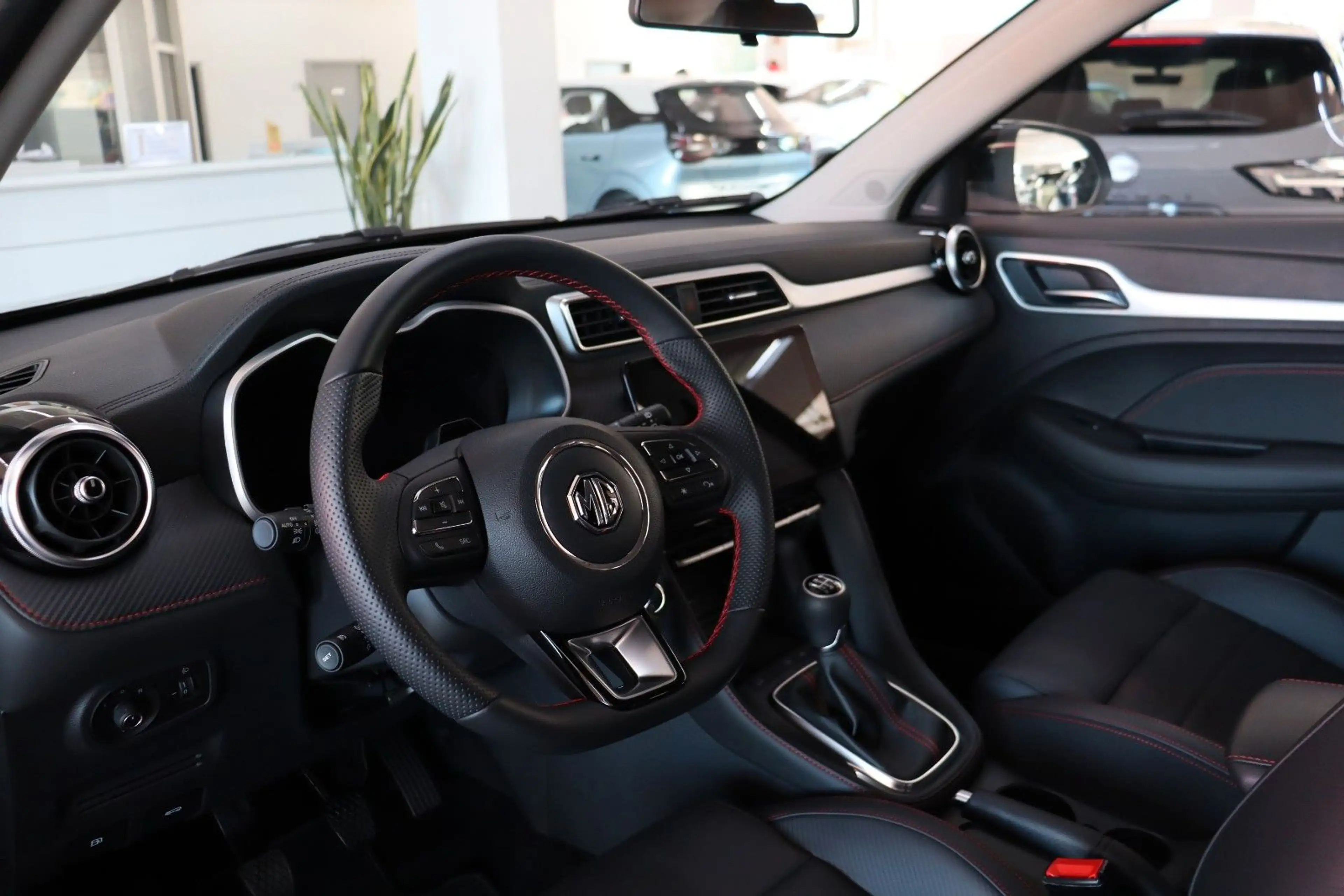 MG ZS 1.5 Luxury Leder SHZ Navi 360° Virtual SOFORT — photo 7