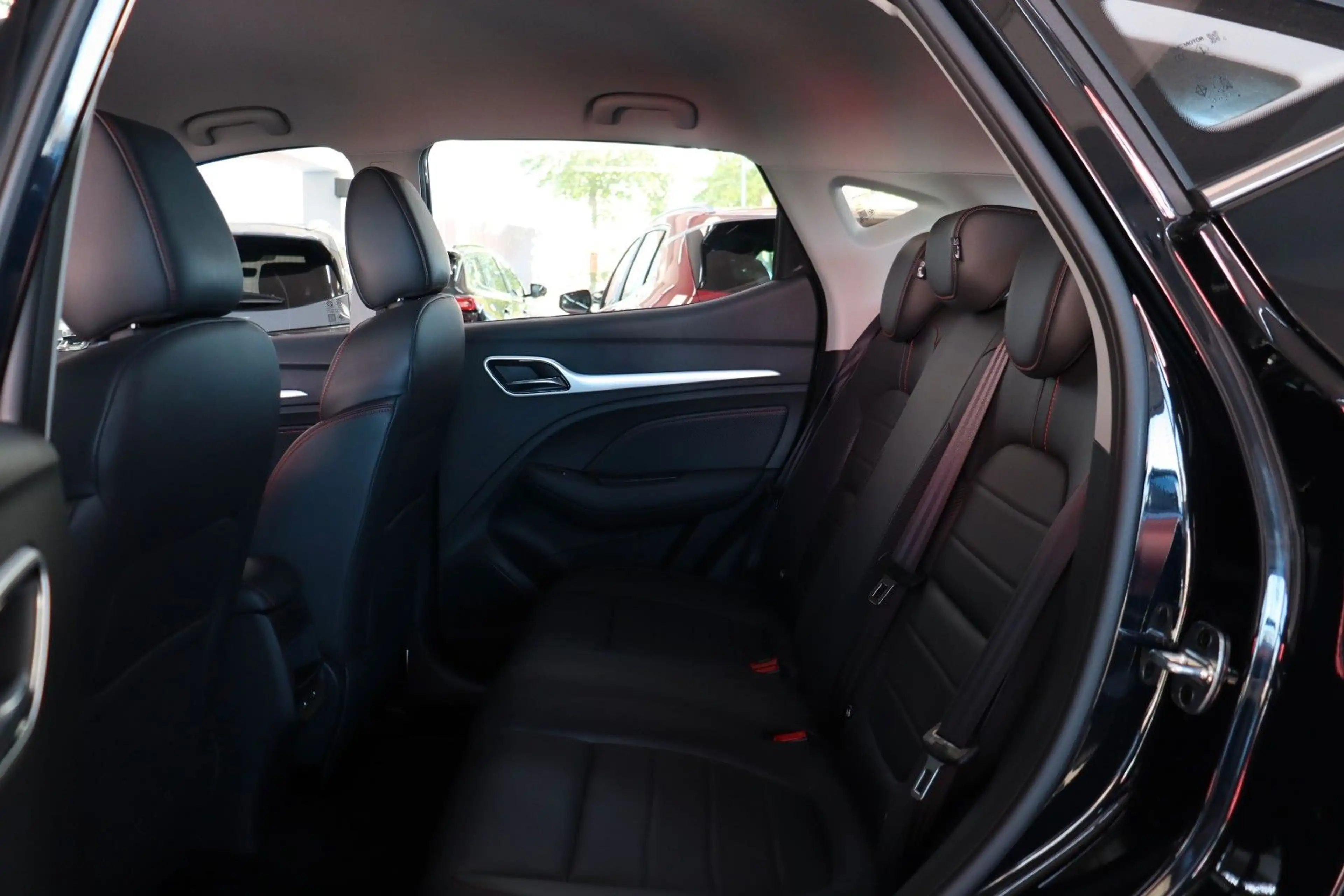 MG ZS 1.5 Luxury Leder SHZ Navi 360° Virtual SOFORT — photo 14