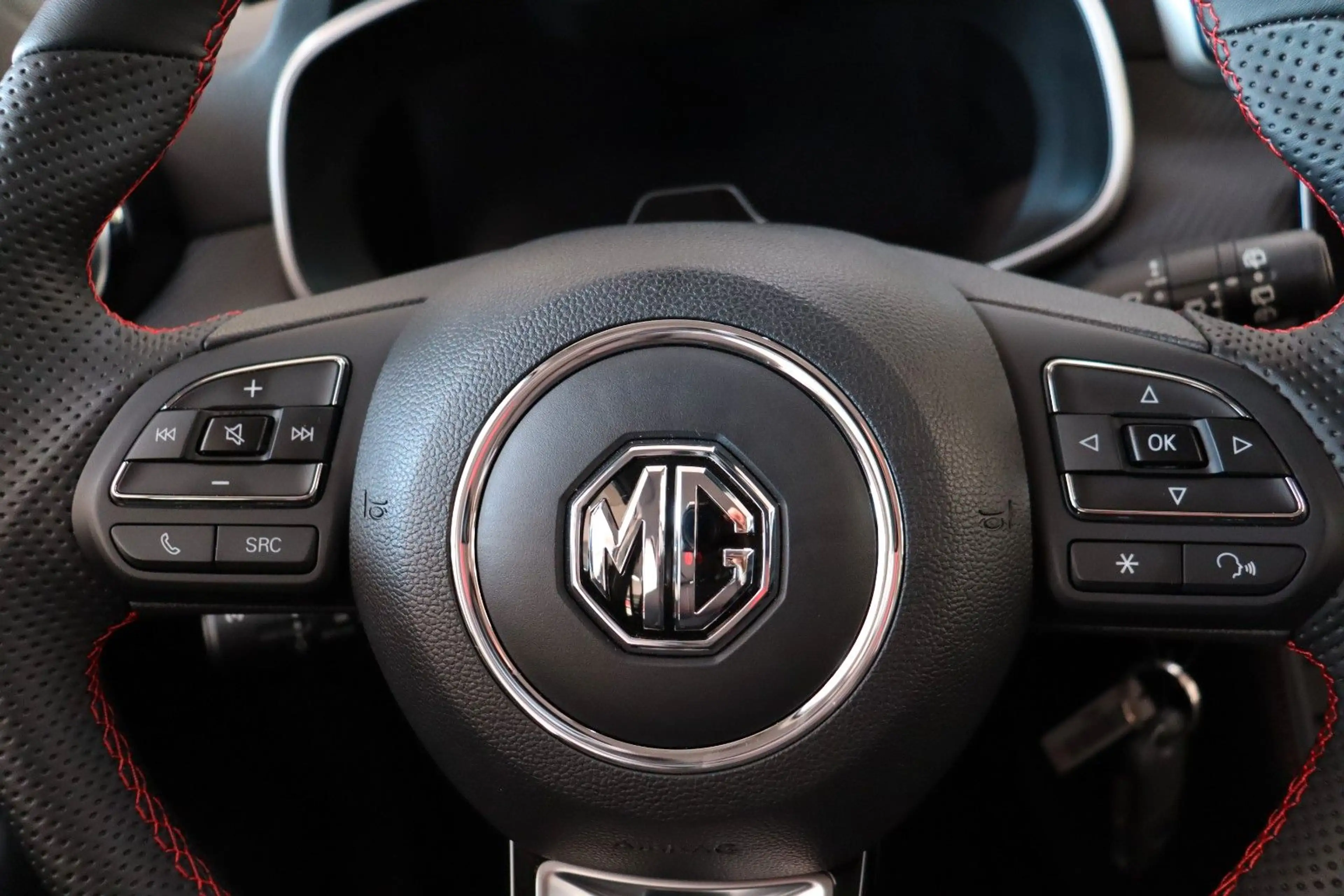 MG ZS 1.5 Luxury Leder SHZ Navi 360° Virtual SOFORT — photo 11