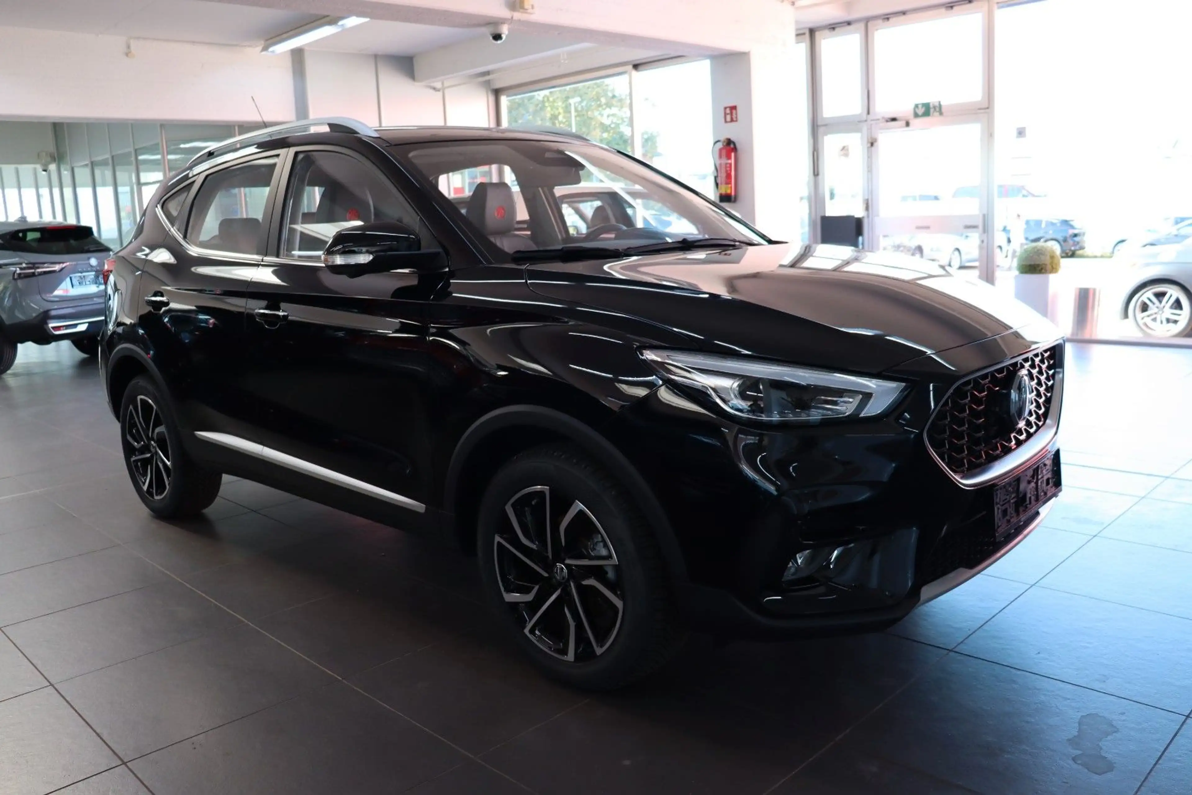MG ZS 1.5 Luxury Leder SHZ Navi 360° Virtual SOFORT — photo 3