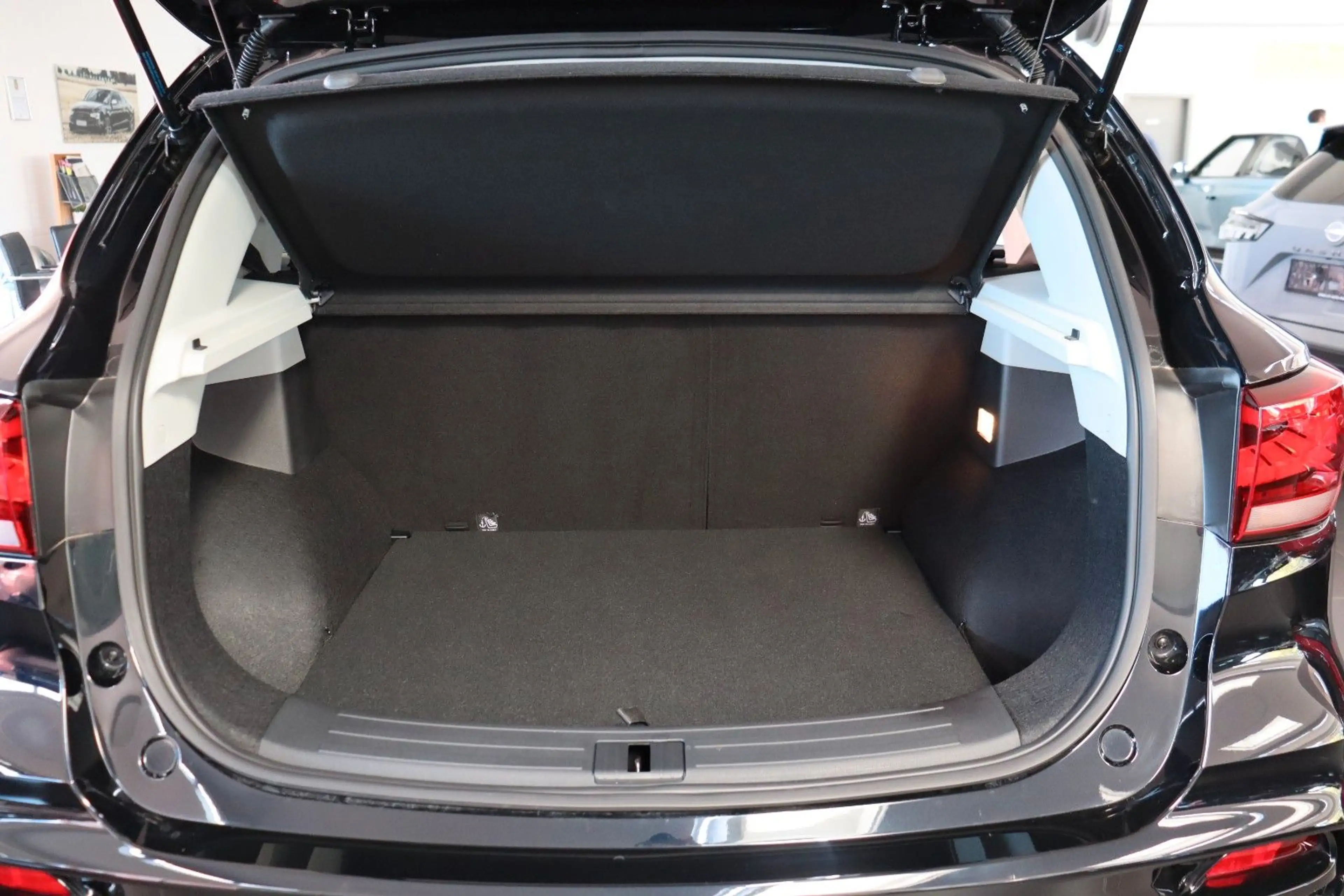 MG ZS 1.5 Luxury Leder SHZ Navi 360° Virtual SOFORT — photo 15