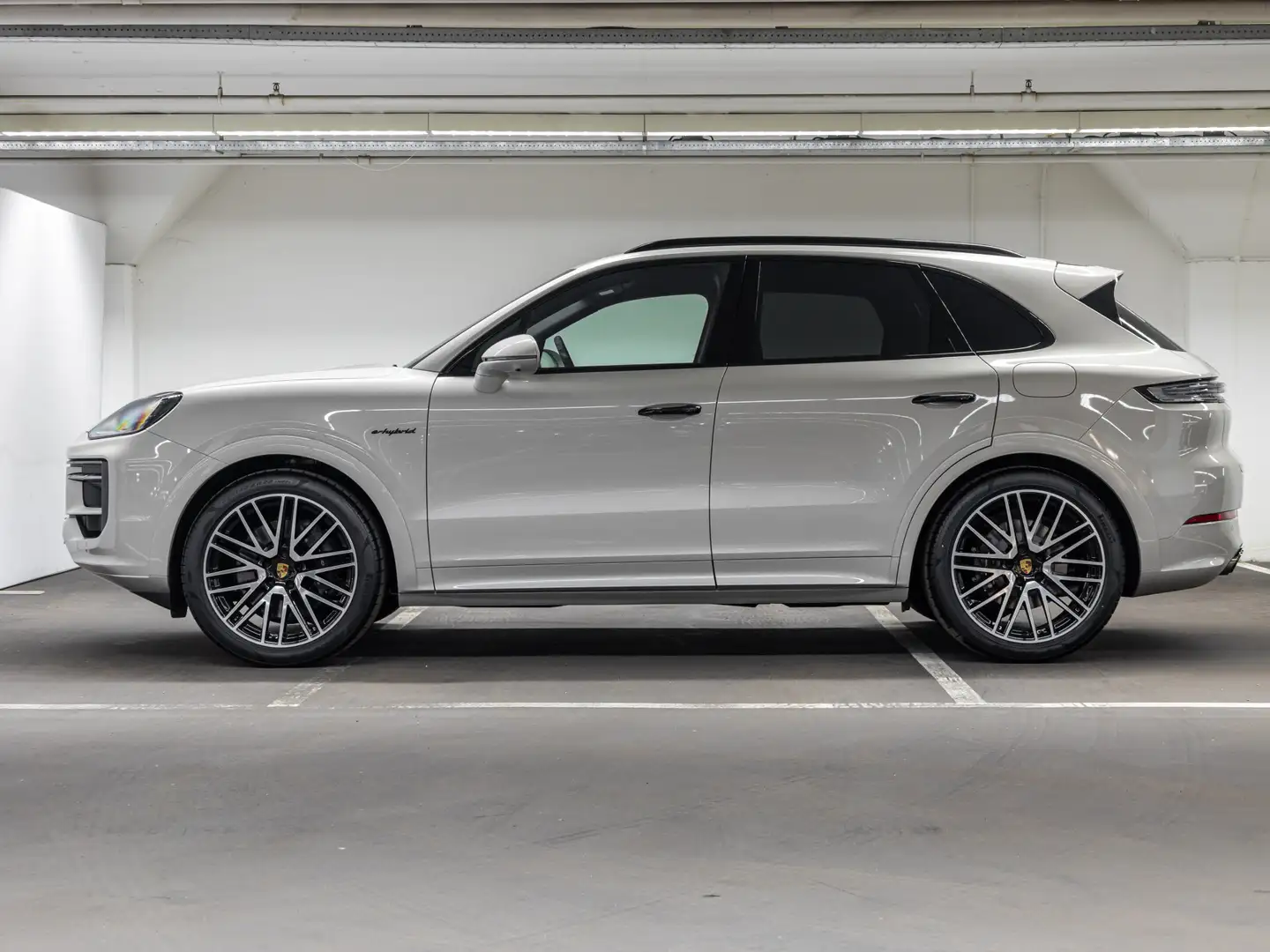 Porsche Cayenne E-Hybrid Beige - 2