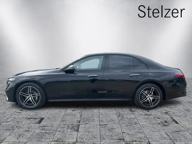 Mercedes-Benz E 220 d 4MATIC MBUX Superscreen AMG Night FAP Ansicht 3