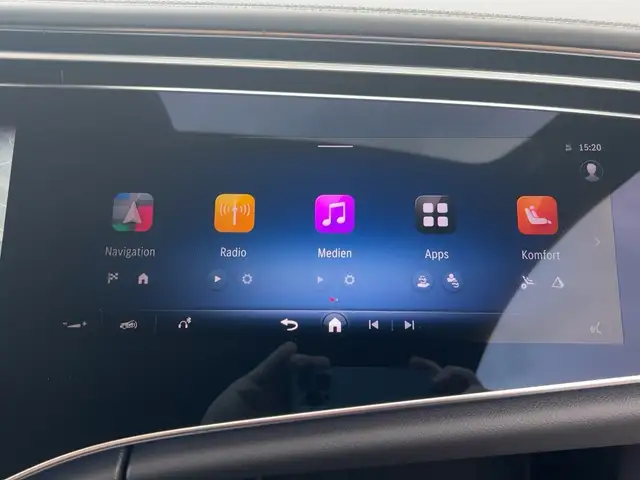 Mercedes-Benz E 220 d 4MATIC MBUX Superscreen AMG Night FAP Ansicht 15