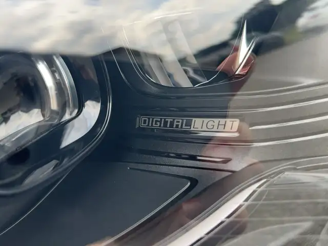 Mercedes-Benz E 220 d 4MATIC MBUX Superscreen AMG Night FAP Ansicht 17