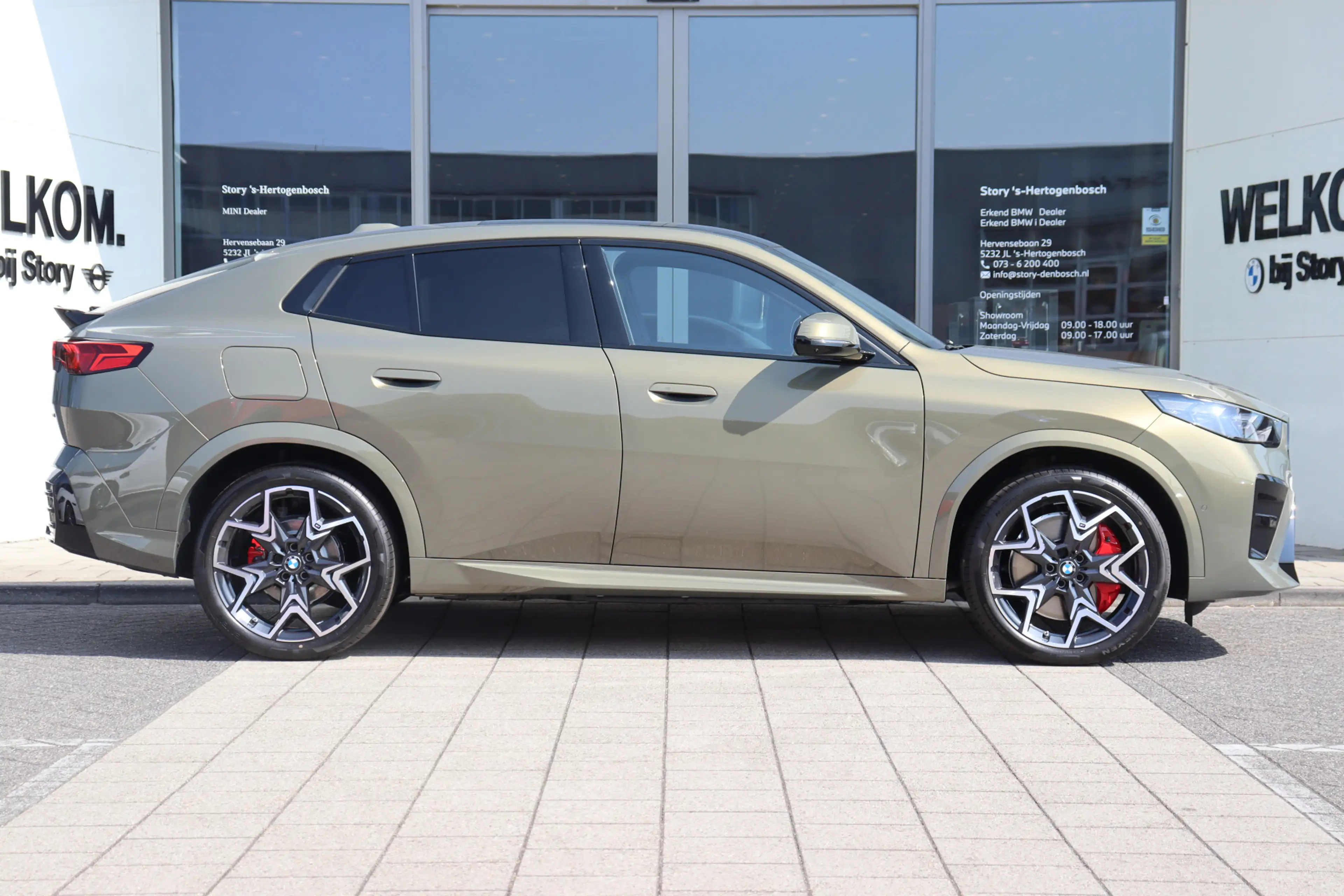 BMW iX2 eDrive20 M Sport / Panoramadak / Trekhaak / Sports — photo 8